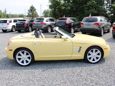 Used 2005 Chrysler Crossfire Limited RWD image 6