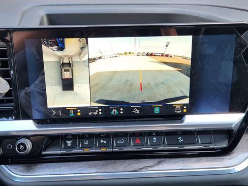 Used 2024 Chevrolet Silverado 2500 LTZ w/ LTZ Convenience Package image 17