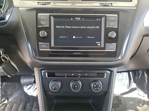 Used 2020 Volkswagen Tiguan S image 16