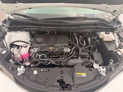 Used 2025 Toyota Sienna LE FWD image 16