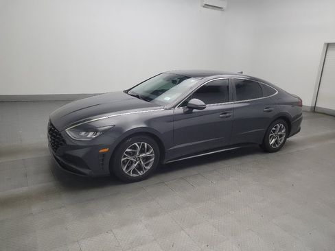 Used 2020 Hyundai Sonata SEL FWD image 2