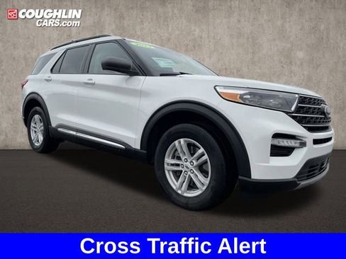 Used 2023 Ford Explorer XLT w/ Equipment Group 202A image 7