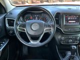 Used 2019 Jeep Cherokee Latitude Plus image 5
