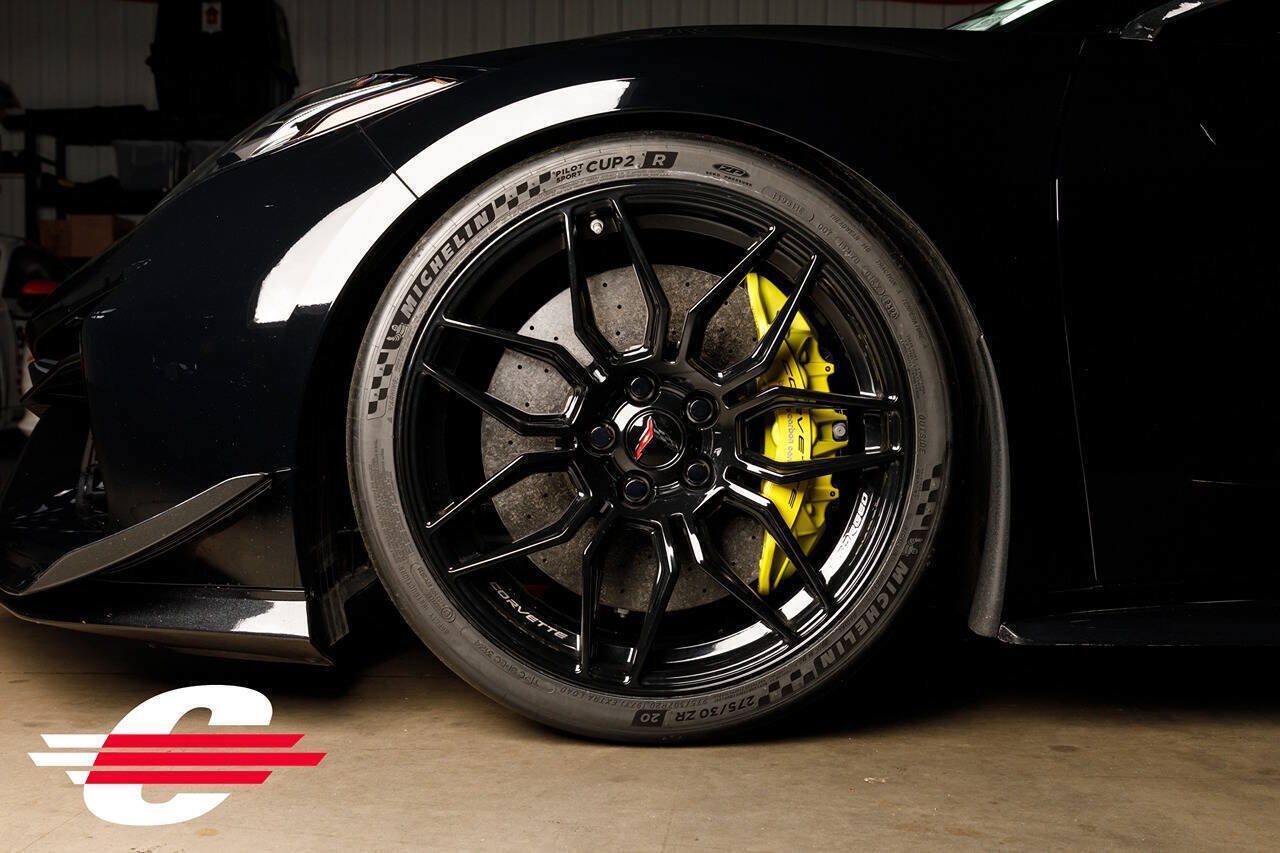 Used 2023 Chevrolet Corvette Z06 w/ Z07 Performance Package RWD image 9