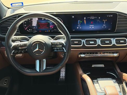 Used 2024 Mercedes-Benz GLS 450 4MATIC image 11