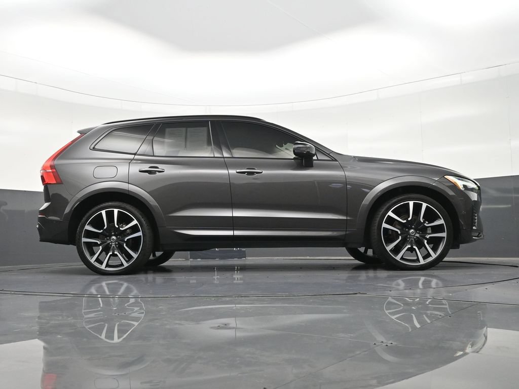 Used 2024 Volvo XC60 B5 Ultimate AWD/4WD image 29