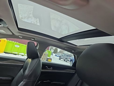 Used 2022 Kia K5 EX w/ EX Premium Package image 4