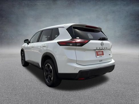 Used 2024 Nissan Rogue SV FWD image 8