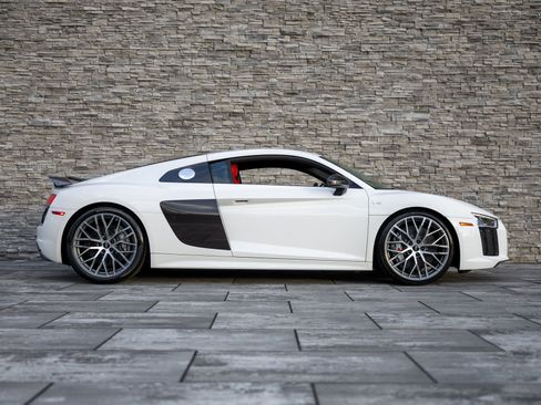 Used 2018 Audi R8 V10 plus image 12