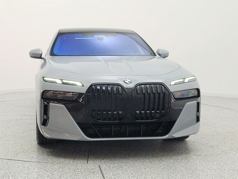 Used 2023 BMW 740i RWD image 2