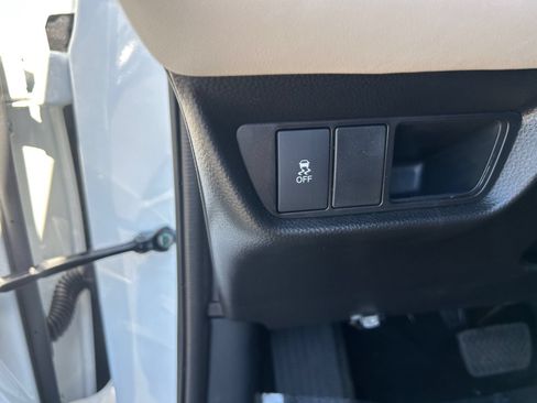 Certified 2026 Honda HR-V LX image 28