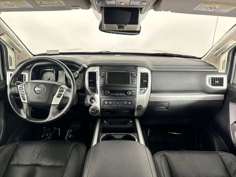 Used 2019 Nissan Titan PRO-4X image 23