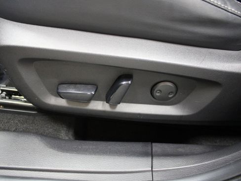 Used 2023 Mitsubishi Outlander SE image 11