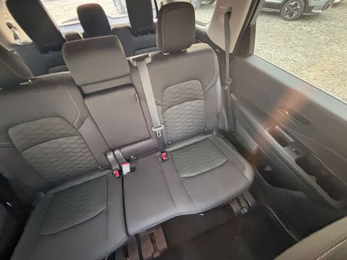 Used 2025 Nissan Pathfinder SV image 37