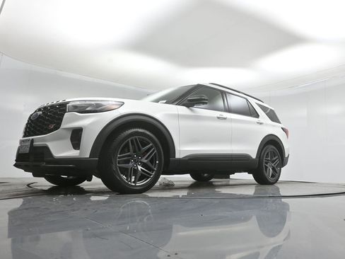 New 2026 Ford Explorer ST w/ Sun And Sound Package image 46