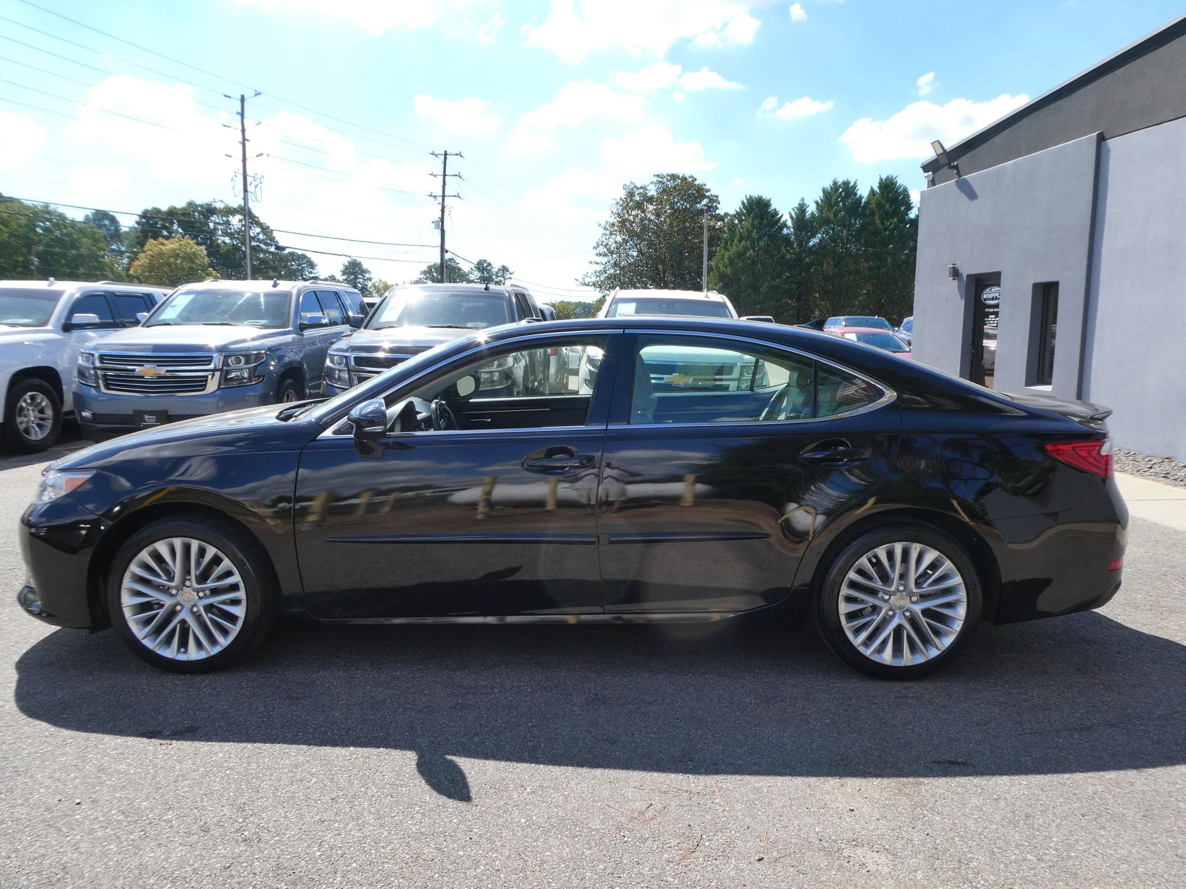 Used 2013 Lexus ES 350 w/ Luxury Pkg FWD image 3