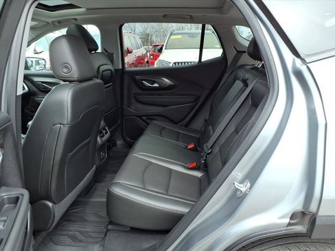 Used 2024 GMC Terrain SLT w/ Elevation Edition image 11