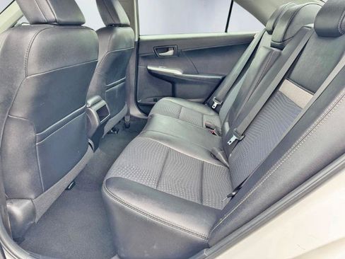 Used 2014 Toyota Camry SE FWD image 16