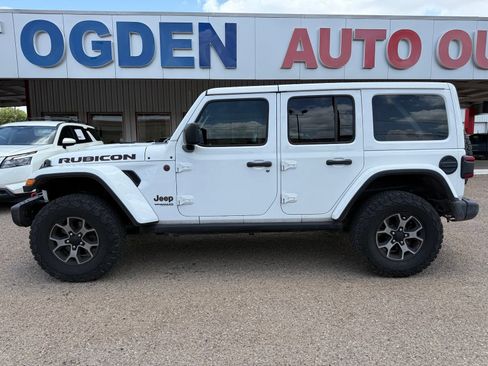 Used 2019 Jeep Wrangler Unlimited Rubicon AWD/4WD image 3