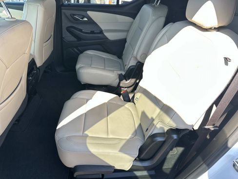 Certified 2023 Chevrolet Traverse LT w/ LT Premium Package AWD/4WD image 11