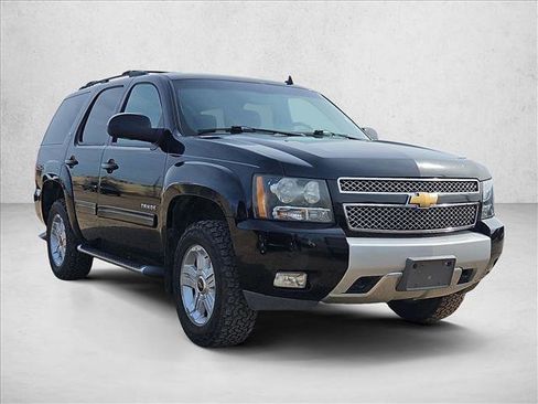 Used 2011 Chevrolet Tahoe LT w/ Luxury Package image 3