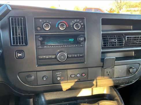 Used 2022 Chevrolet Express 2500 Work Van w/ Driver Convenience Package image 28