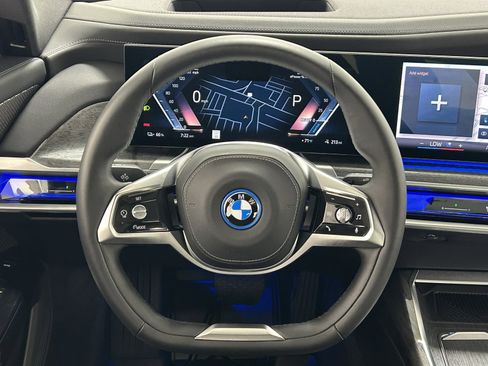 Used 2024 BMW i7 eDrive50 image 12