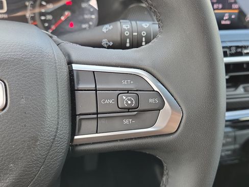 Used 2026 Jeep Compass Latitude AWD/4WD image 20