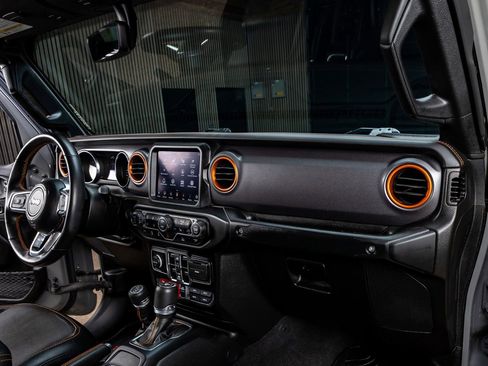 Used 2023 Jeep Gladiator Mojave w/ LED Lighting Group AWD/4WD image 17