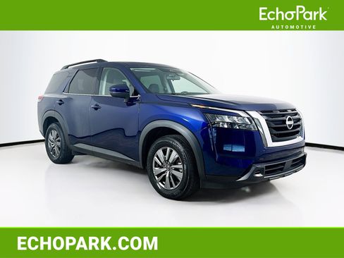 Used 2025 Nissan Pathfinder SV FWD image 1