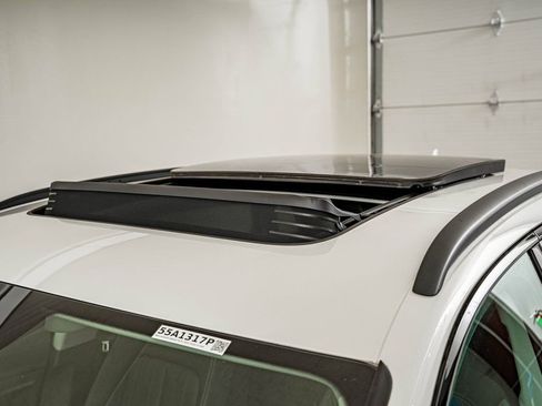 Used 2021 Audi e-tron Premium w/ Convenience Plus Package image 14