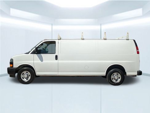 Used 2020 Chevrolet Express 3500 Extended w/ Driver Convenience Package image 2
