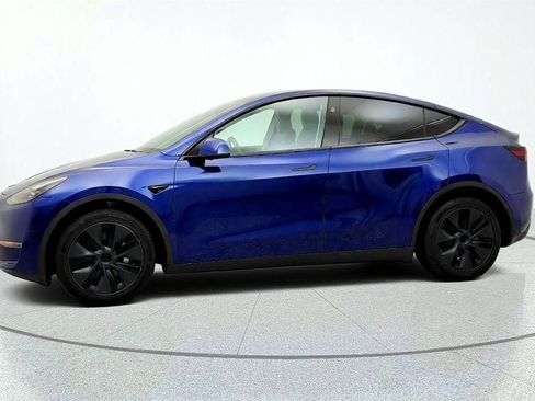 Used 2024 Tesla Model Y Long Range AWD/4WD image 8