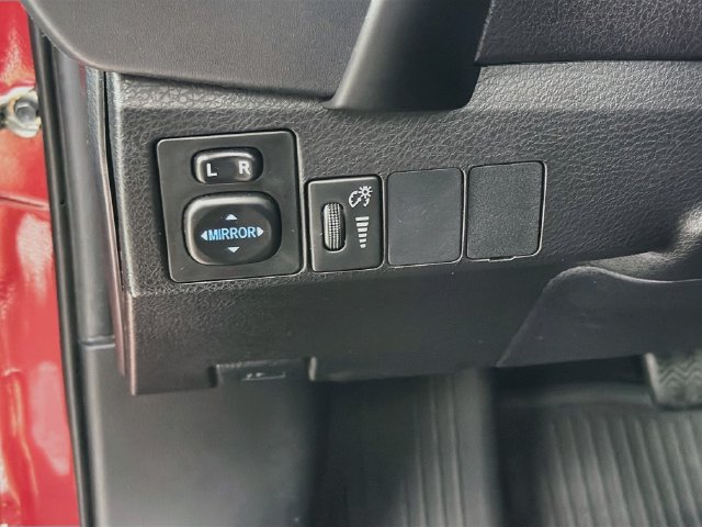 Used 2018 Toyota Corolla XSE w/ Carpet Mat Package (TMS) FWD image 15