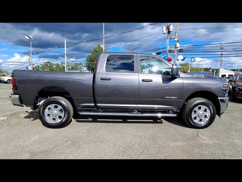 Used 2026 RAM 2500 Big Horn AWD/4WD image 9