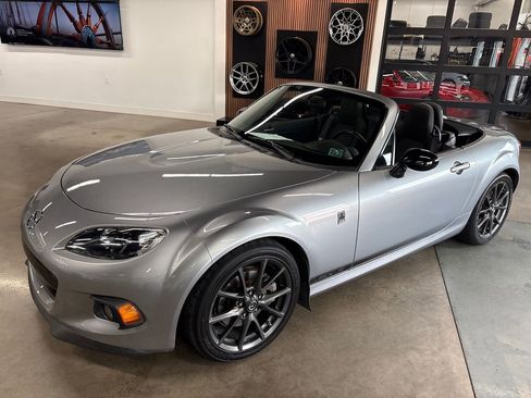 Used 2014 MAZDA MX-5 Miata Club RWD image 3