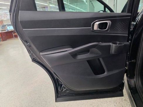 Used 2023 Kia Sorento LX FWD image 25
