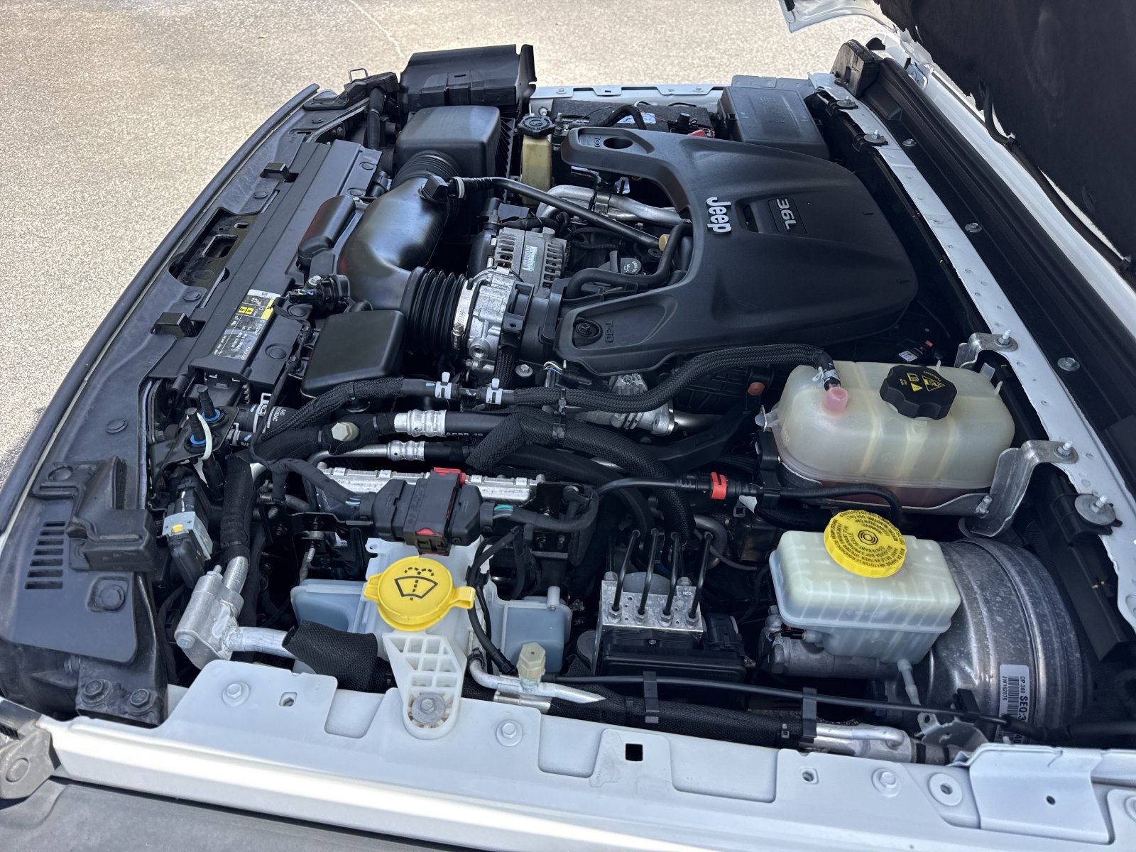 Used 2018 Jeep Wrangler Unlimited Sport S AWD/4WD image 33