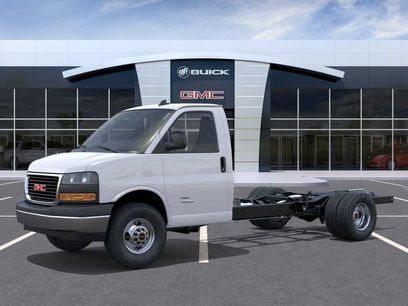 New 2025 GMC Savana 4500 w/ Power Convenience Package