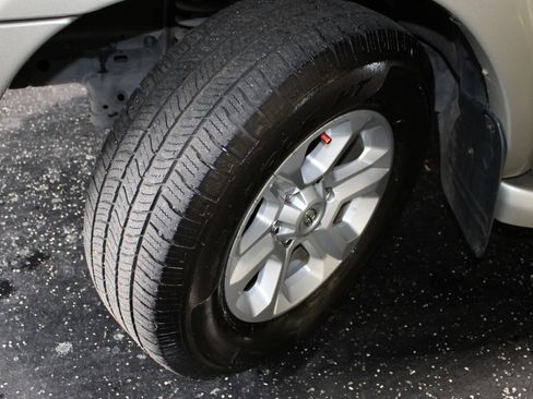 Used 2002 Toyota Sequoia SR5 image 32