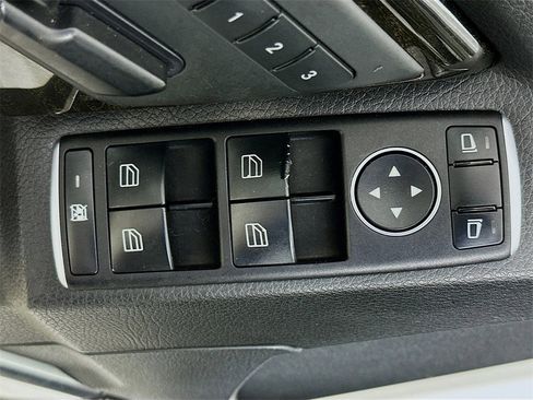 Used 2015 Mercedes-Benz GLK 350 2WD image 19