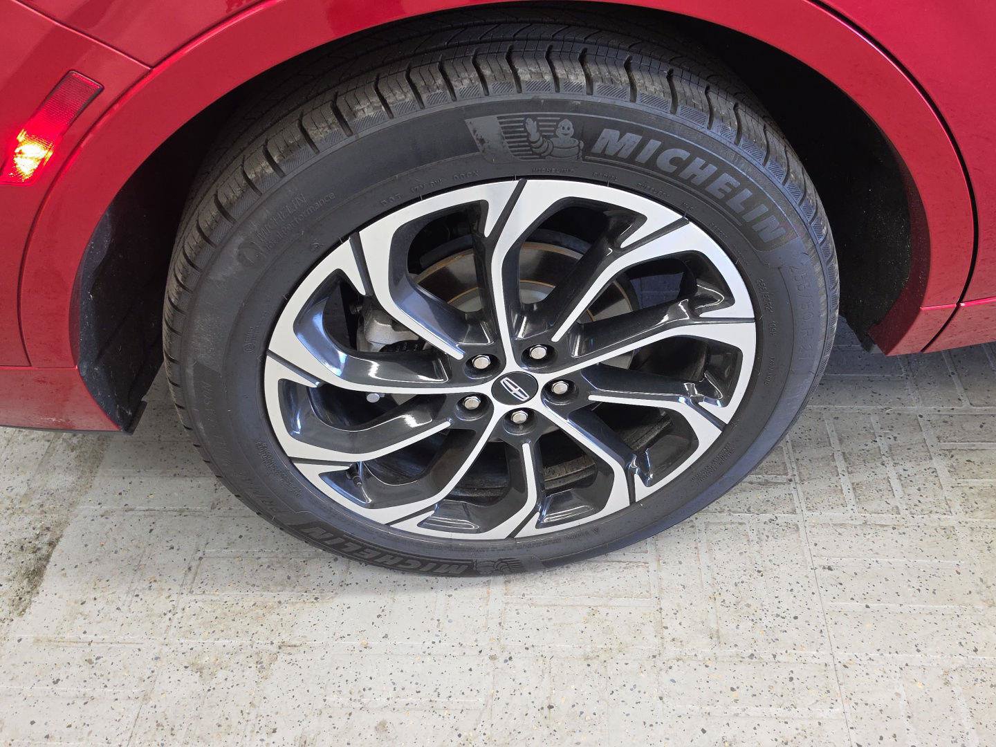 Certified 2025 Lincoln Nautilus Reserve AWD/4WD image 24