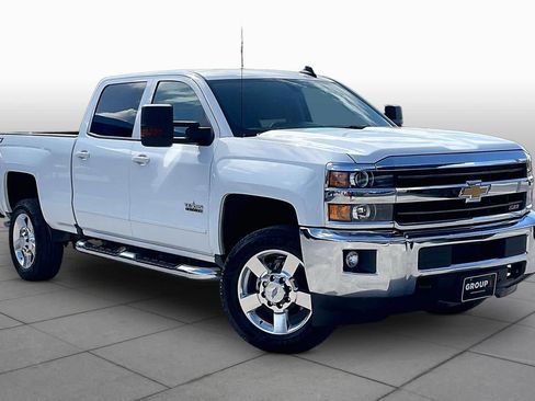 Used 2018 Chevrolet Silverado 2500 LT w/ Texas Edition AWD/4WD image 3