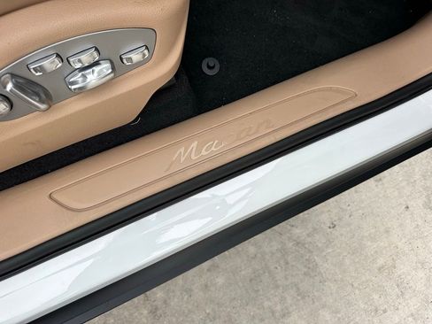 Certified 2025 Porsche Macan image 23