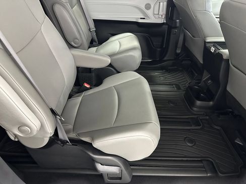 Used 2025 Toyota Sienna XLE w/ XLE Plus Package AWD/4WD image 59