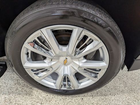 Used 2023 Chevrolet Suburban High Country w/ Premium Package 2 image 14