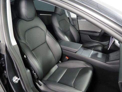 Used 2025 Tesla Model 3 RWD image 2