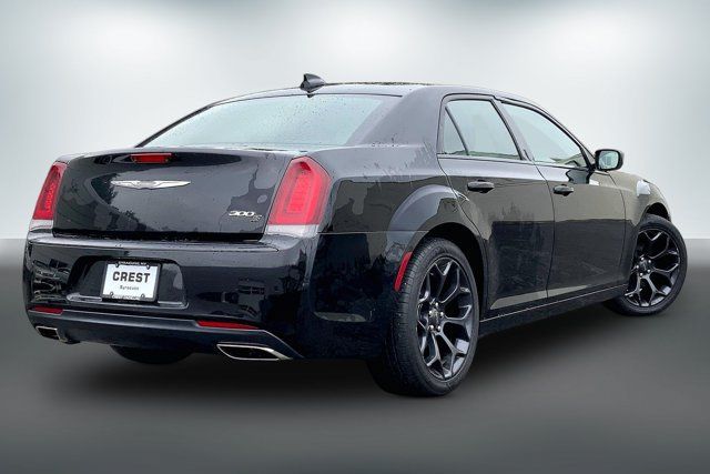Used 2019 Chrysler 300 S RWD image 12