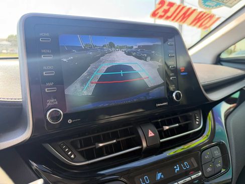 Used 2020 Toyota C-HR LE FWD image 20