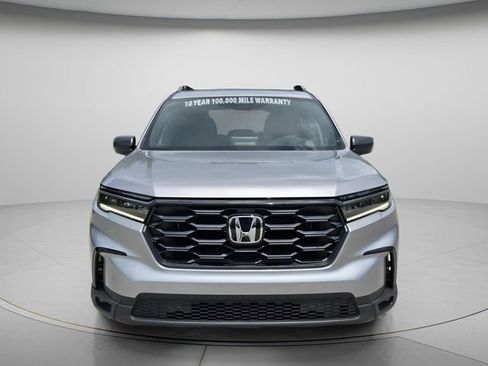 Used 2025 Honda Pilot Sport image 4